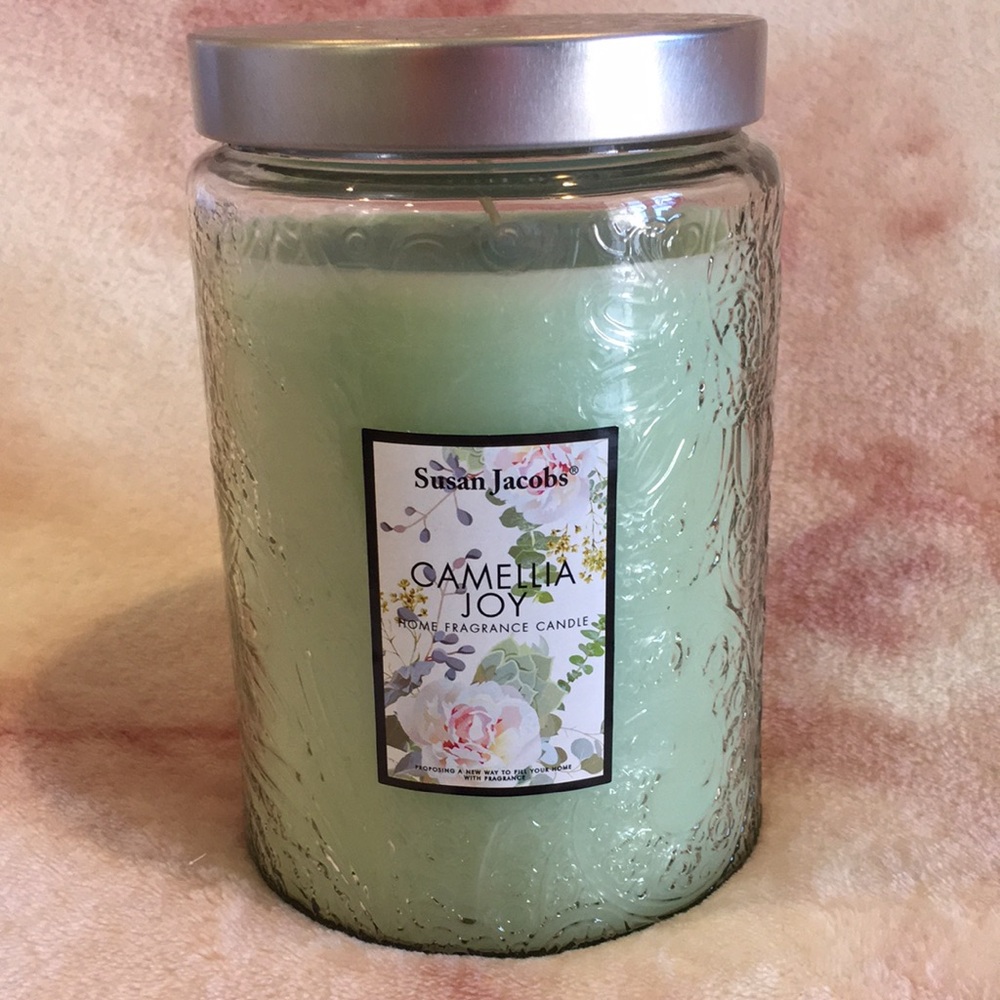 Susan Jacobs Scented Camellia Joy Home Decorative Candle XL 21oz NWT Textured